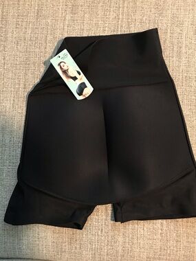 NWT- PADDED - BUTT LIFTERS-Black Women’s Shapewear
